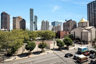 655 2nd Ave in New York, NY - Building Photo - Building Photo