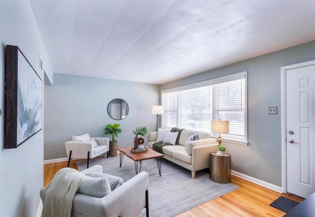 1227 Bluestone Terrace in St. Louis, MO - Building Photo - Building Photo