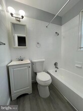 110X Gleneagle Rd in Baltimore, MD - Foto de edificio - Building Photo