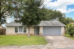 5146 Tom Stafford Dr in San Antonio, TX - Building Photo