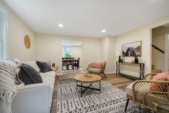 1030 Oak St in Dighton, MA - Building Photo - Building Photo