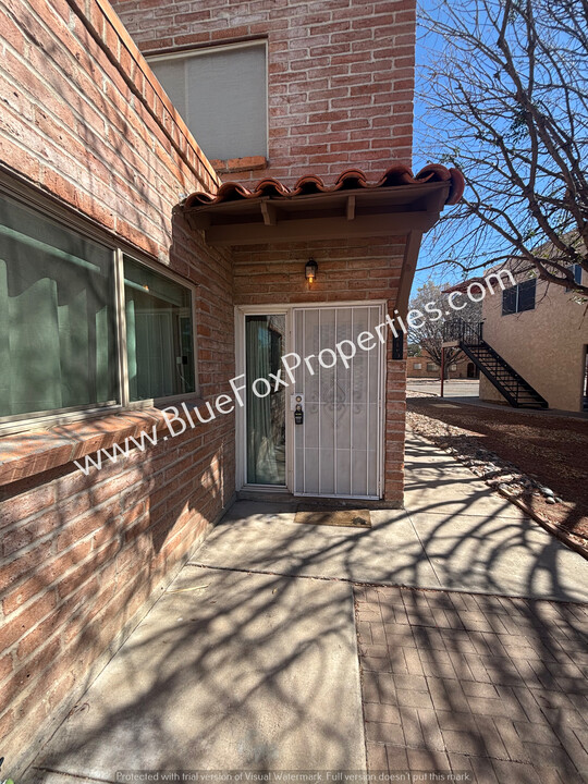 6549 Calle La Paz in Tucson, AZ - Building Photo