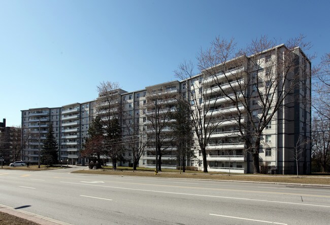 3460 Keele St in Toronto, ON - Building Photo - Building Photo