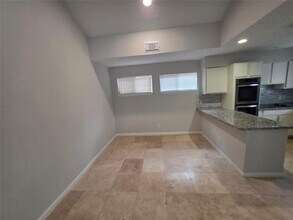 5026 Birchmont Dr in Houston, TX - Building Photo - Building Photo