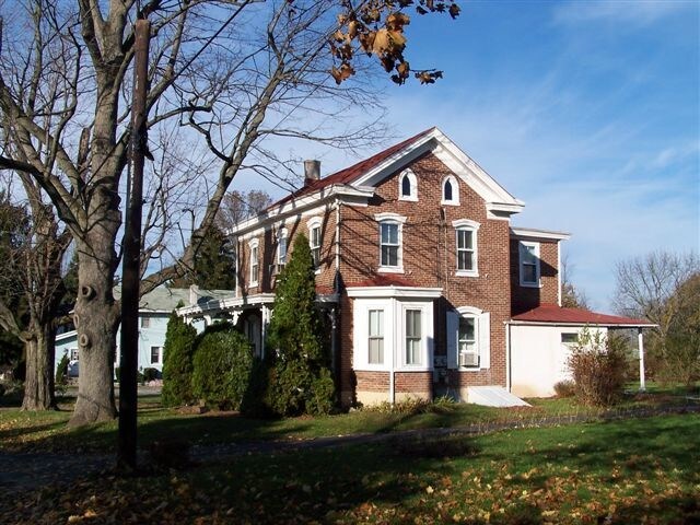 37 Prizer Rd, Unit 41 Prizer 2nd Floor in Phoenixville, PA - Foto de edificio