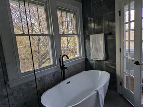 46 Mitchell Ave in Asheville, NC - Building Photo - Building Photo