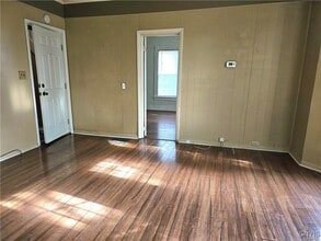 305 Highland Ave in East Syracuse, NY - Building Photo - Building Photo