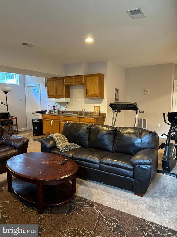 10869 General Kirkland Dr in Linton Hall, VA - Building Photo - Building Photo