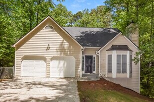 3197 Petree Ct in Powder Springs, GA - Building Photo