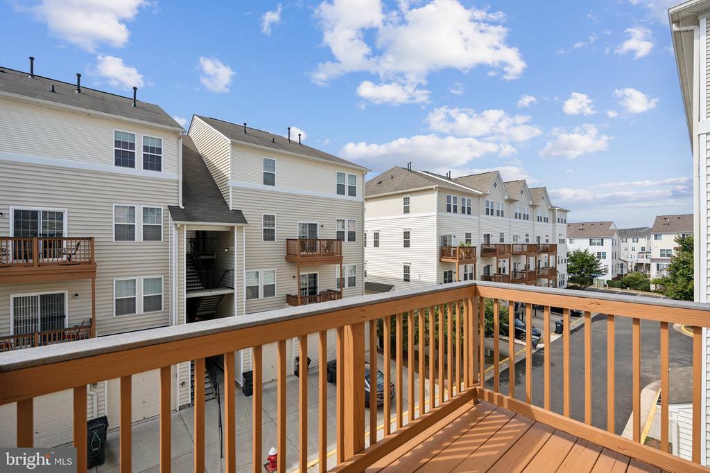 24682 Lynette Spgs Ter in Aldie, VA - Building Photo