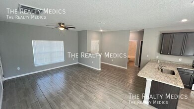 2640 Dennis Ave SE in Palm Bay, FL - Building Photo - Building Photo