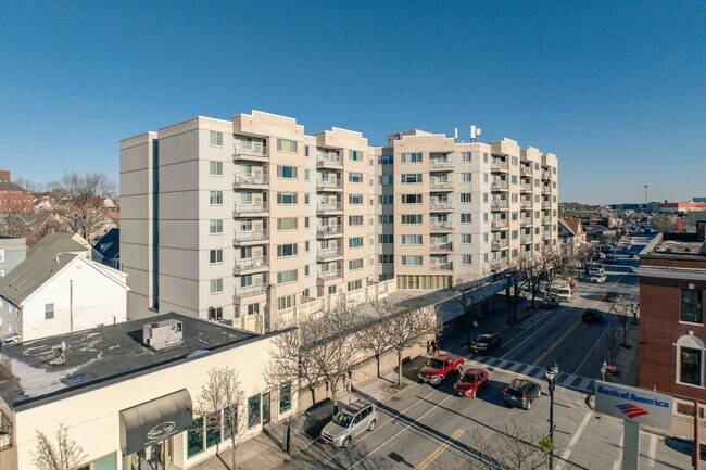 Park Plaza Condominiums in Everett, MA - Building Photo - Building Photo