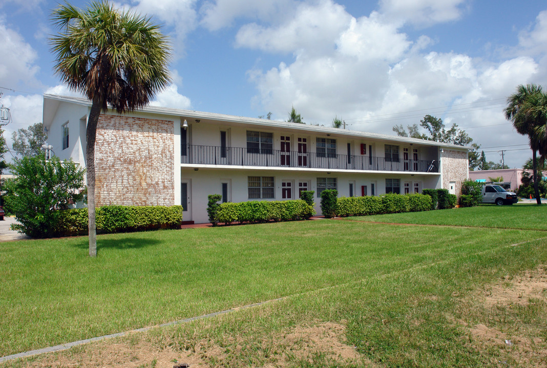 14950 N Miami Ave in Miami, FL - Foto de edificio