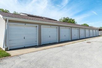 Linden East Apartments in Indianola, IA - Building Photo - Building Photo