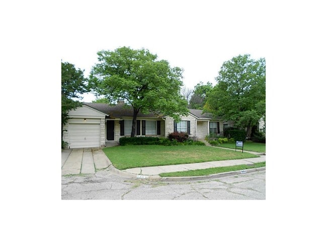 6203 Penrose Ave in Dallas, TX - Building Photo - Building Photo