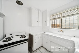 2314 S Corning St in Los Angeles, CA - Building Photo - Building Photo