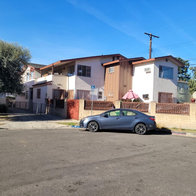 12080 Lamanda St, Unit #1 in Los Angeles, CA - Building Photo - Building Photo