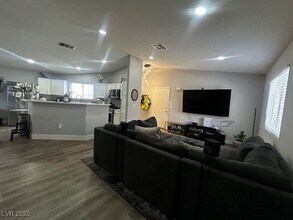 5270 Panguitch Dr in Las Vegas, NV - Building Photo - Building Photo