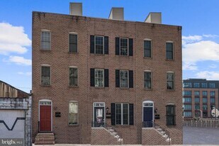 81 W West St in Baltimore, MD - Building Photo
