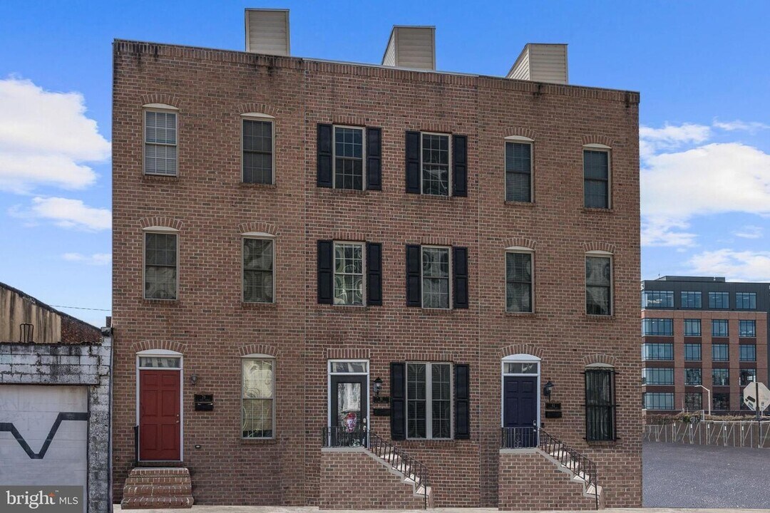 81 W West St in Baltimore, MD - Foto de edificio