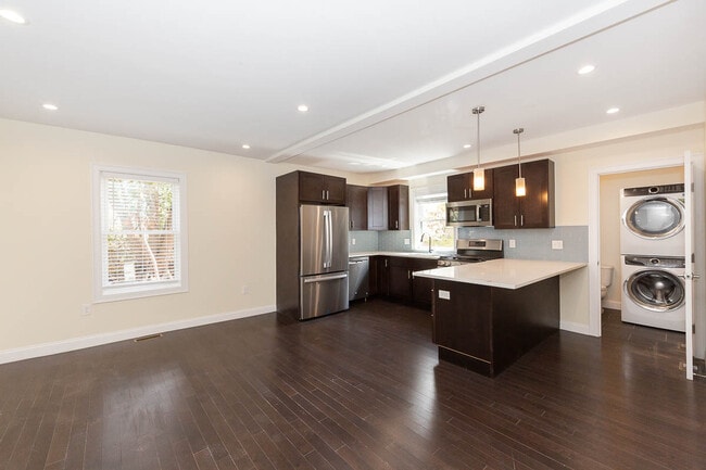 57 Catherine St in Boston, MA - Building Photo - Building Photo