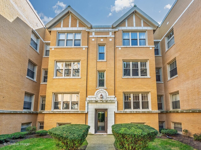 property at 3137 W Palmer Square