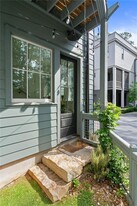 232 Colebrook St NE in Atlanta, GA - Foto de edificio - Building Photo