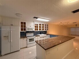 13741 Flora Pl in Delray Beach, FL - Building Photo