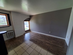 70 Market St, Unit Apt L in Oneonta, NY - Building Photo - Building Photo