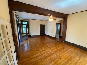 220 Wilson Ave, Unit 1 in Morgantown, WV - Foto de edificio - Building Photo