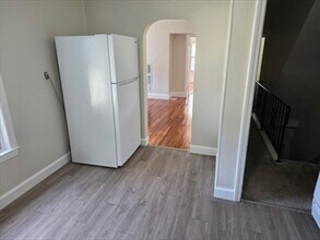 81 Nightingale Ave, Unit 2 in Quincy, MA - Building Photo - Building Photo