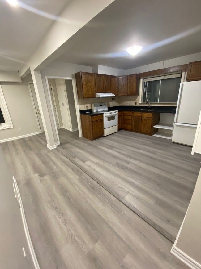 property at 35 Amberley Dr