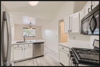 10354 Spider Rock Ave in Las Vegas, NV - Building Photo - Building Photo