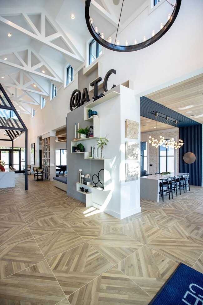 Alta Town Center in Raleigh, NC - Foto de edificio - Building Photo