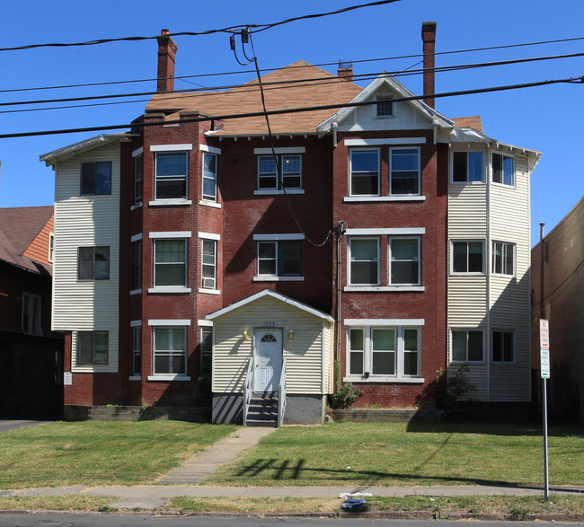 1633 E Genesee St in Syracuse, NY - Building Photo - Building Photo