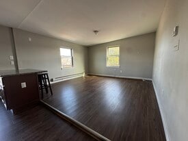 4929 N 6th St in Philadelphia, PA - Building Photo