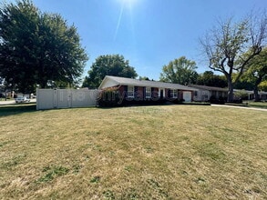 814 14th St in Peru, IL - Building Photo - Building Photo