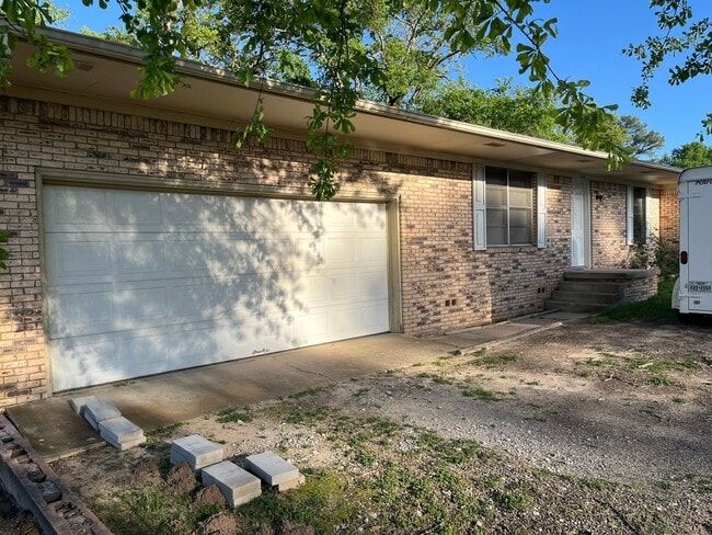 property at 1307 S Jefferson Ave