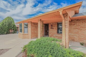 3 Bedroom 2 Bath Home in Alamogordo, NM - Building Photo - Building Photo