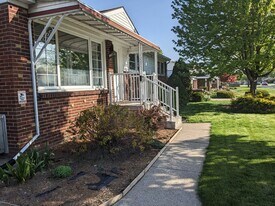3139 Avondale Av in Windsor, ON - Building Photo