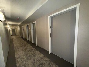 200 N Dearborn St in Chicago, IL - Building Photo - Building Photo
