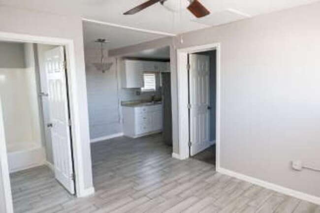 561 S Meridian Rd in Apache Junction, AZ - Building Photo - Building Photo