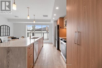 34 Poplar Ave in Toronto, ON - Building Photo - Building Photo