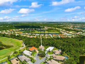 542 Misty Pine Dr in Venice, FL - Foto de edificio - Building Photo
