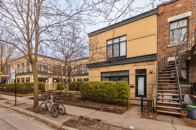5941 De Bordeaux St in Montréal, QC - Building Photo - Building Photo