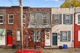 3229 Almond St in Philadelphia, PA - Building Photo