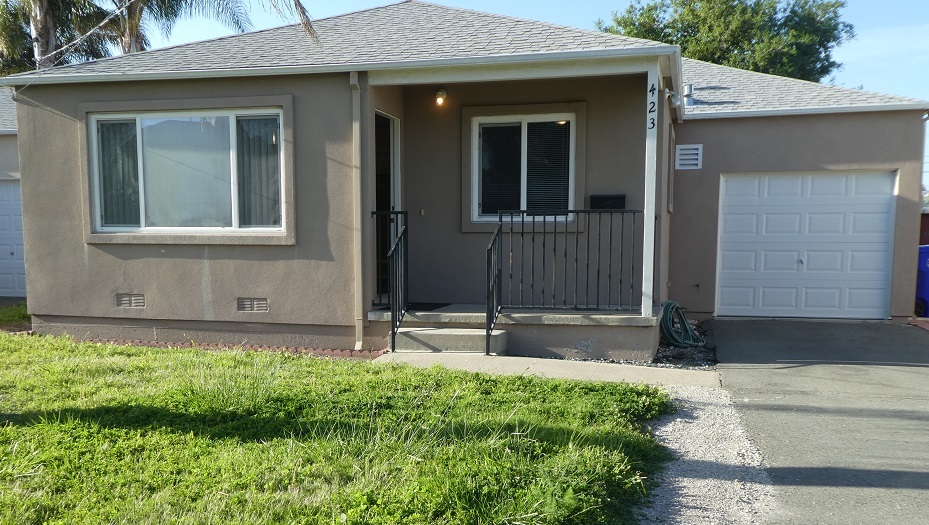 423 Central Ct in San Leandro, CA - Building Photo