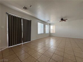 9934 Juniper Haven Ave in Las Vegas, NV - Building Photo - Building Photo