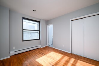 50 Glenwood Ave in Jersey City, NJ - Building Photo - Building Photo