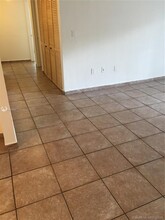 10800 N Kendall Dr-Unit -O5 in Miami, FL - Building Photo - Building Photo